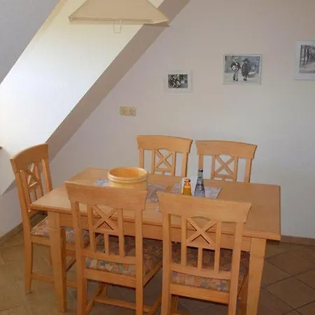 Wohnung-og-links-id-151 Apartment *